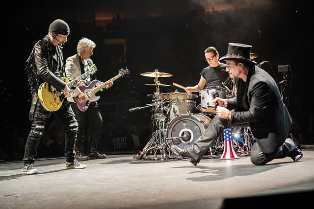 U2