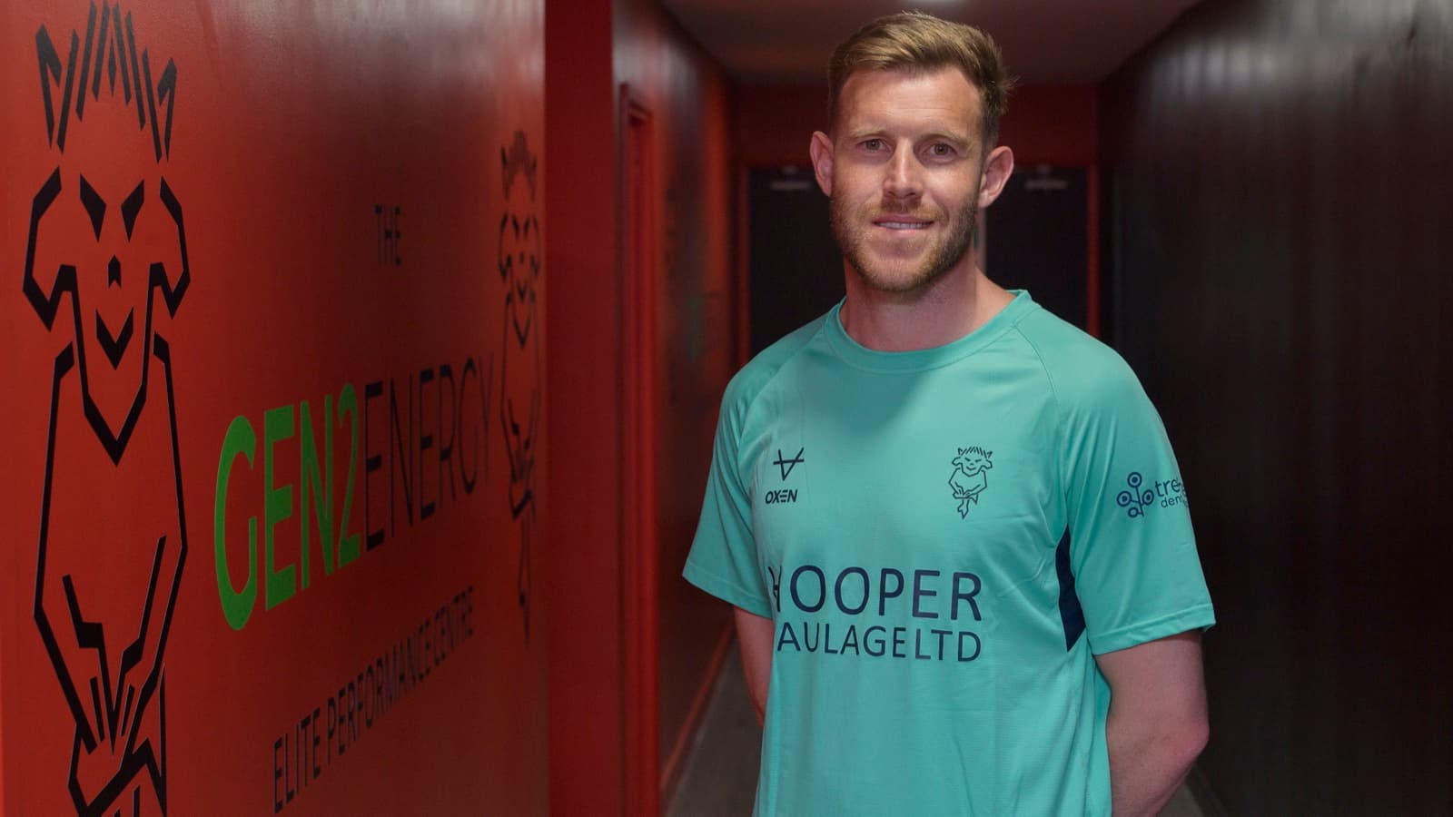 Lincoln City sign left-back Callum Elder